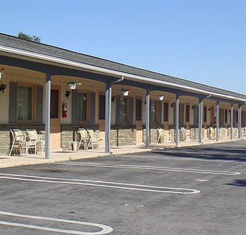 Travelodge By Wyndham Strasburg/Lancaster Amish Country Εξωτερικό φωτογραφία
