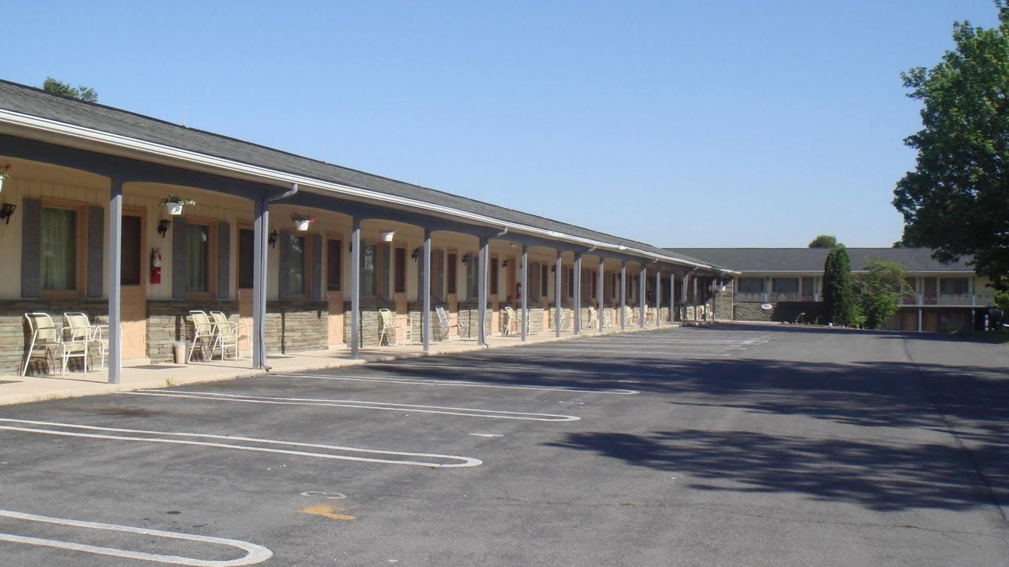 Travelodge By Wyndham Strasburg/Lancaster Amish Country Εξωτερικό φωτογραφία
