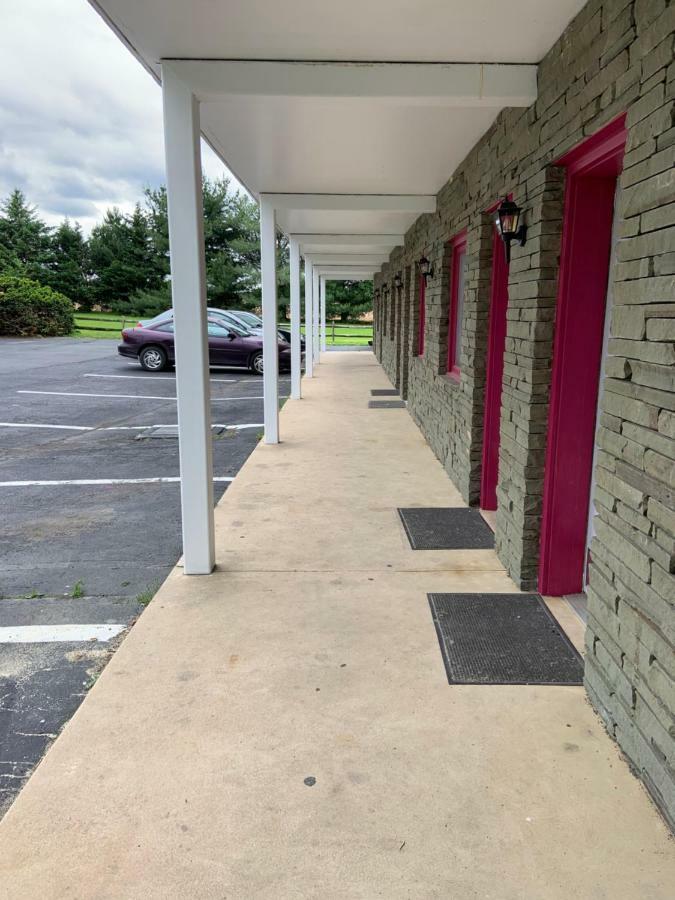 Travelodge By Wyndham Strasburg/Lancaster Amish Country Εξωτερικό φωτογραφία