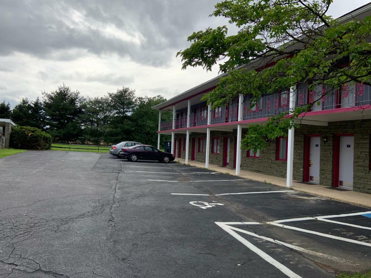 Travelodge By Wyndham Strasburg/Lancaster Amish Country Εξωτερικό φωτογραφία